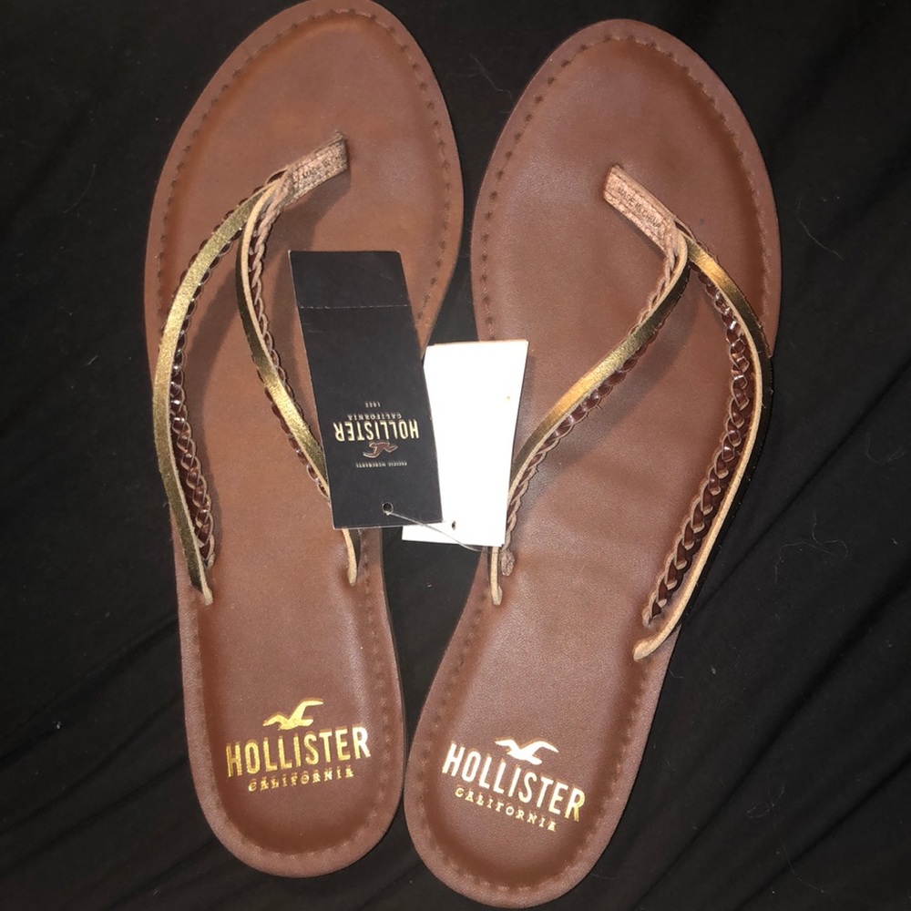 Hollister flip flops